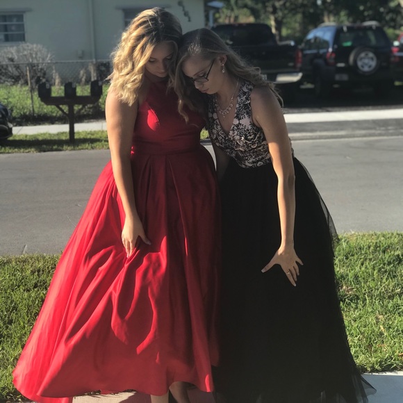 Red prom dress - Picture 1 of 6